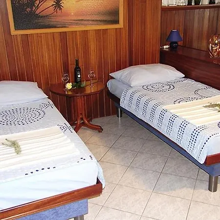 In With Sea View, Terrace, Air Conditioning, Wi-fi * Brela