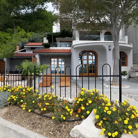 Daire In With Sea View, Terrace, Air Conditioning, Wi-fi *